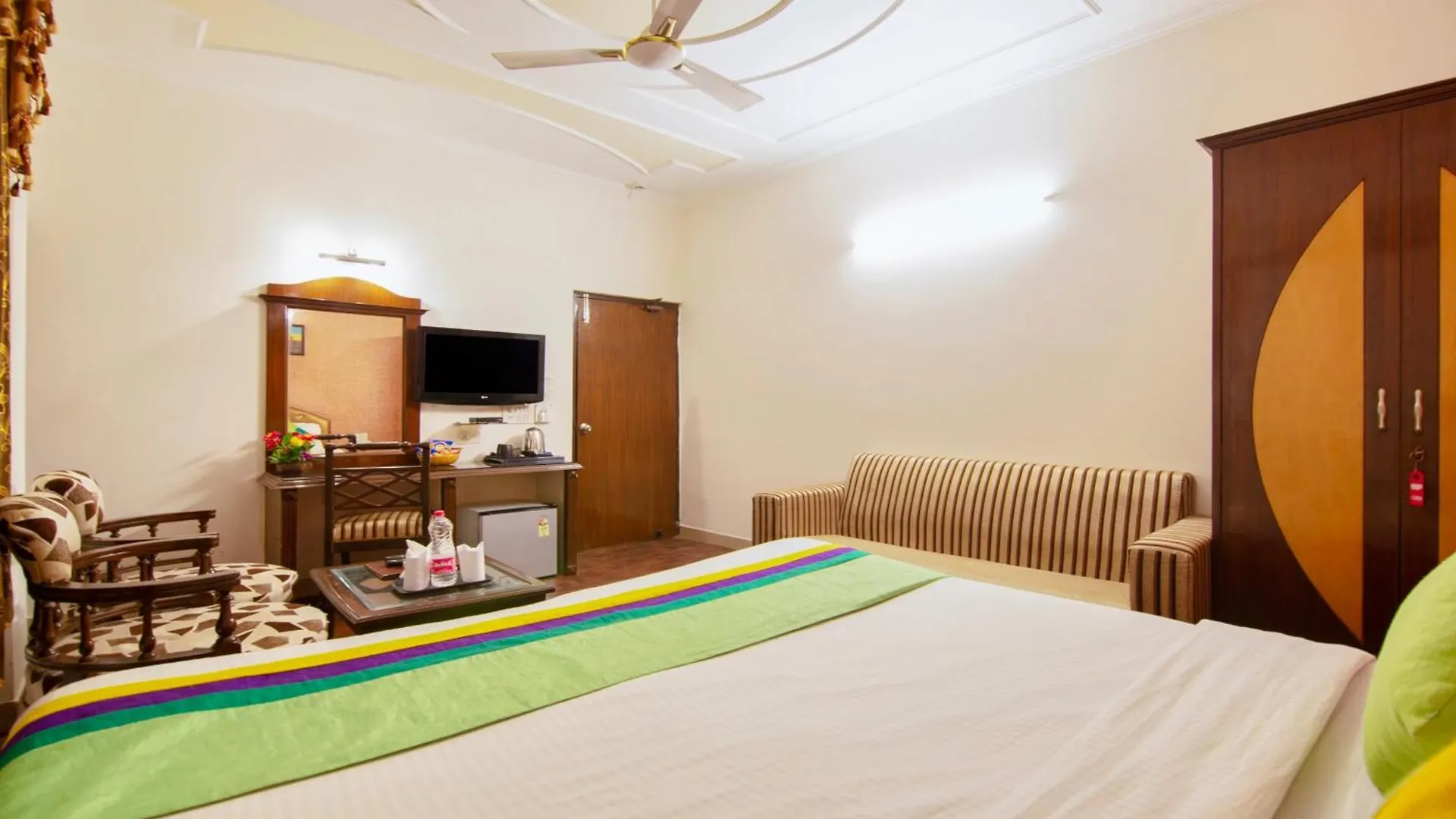 *** Hotel Treebo Paras International Delhi  India